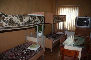 Хостелы motel Pid Strihoyu Кременчуг Кровать в общем 8-местном номере для мужчин и женщин-3