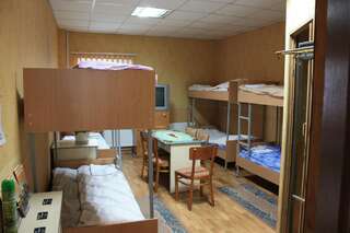 Хостелы motel Pid Strihoyu Кременчуг Кровать в общем 8-местном номере для мужчин и женщин-4